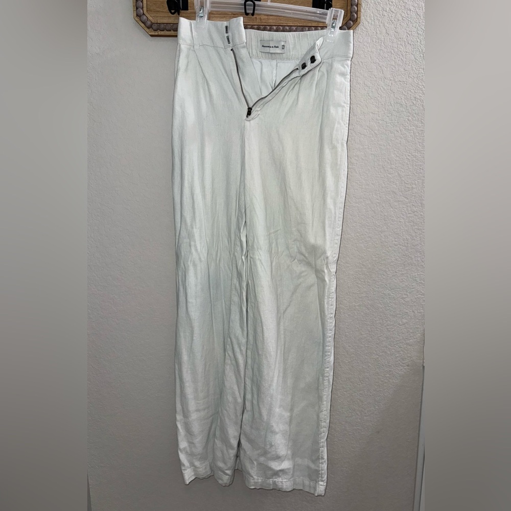 Women’s White Pants